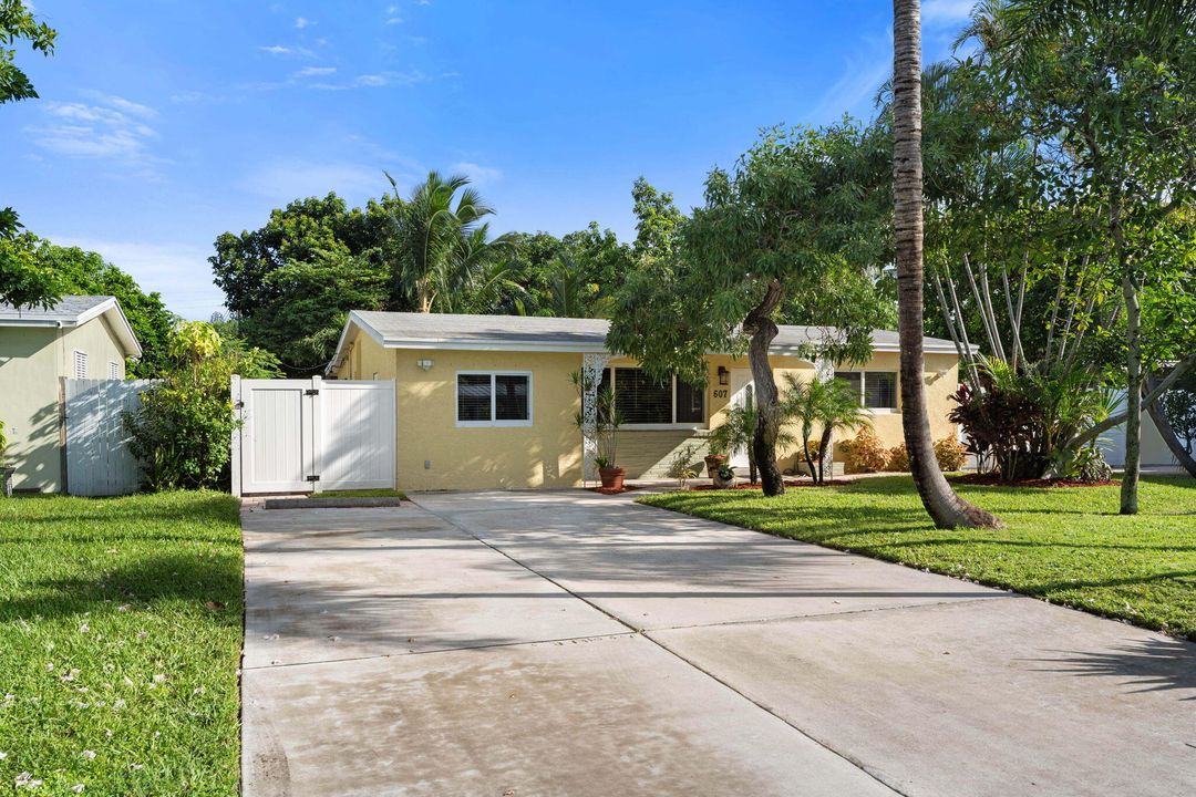 For Sale: $609,999 (3 beds, 2 baths, 1167 Square Feet)