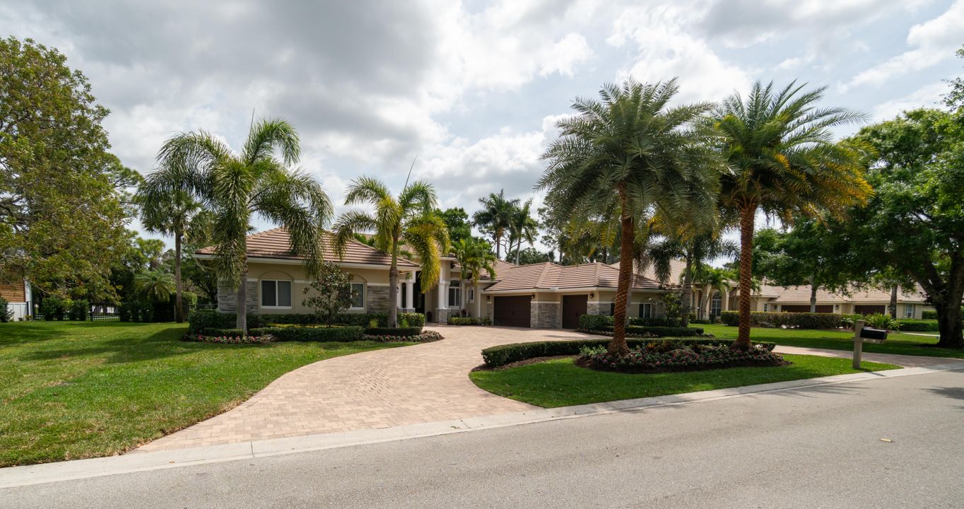 For Sale: $2,950,000 (4 beds, 5 baths, 3703 Square Feet)