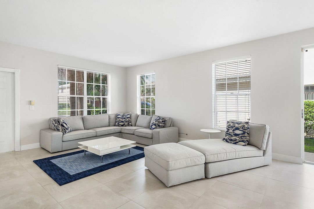 Active With Contract: $6,500 (4 beds, 3 baths, 2770 Square Feet)