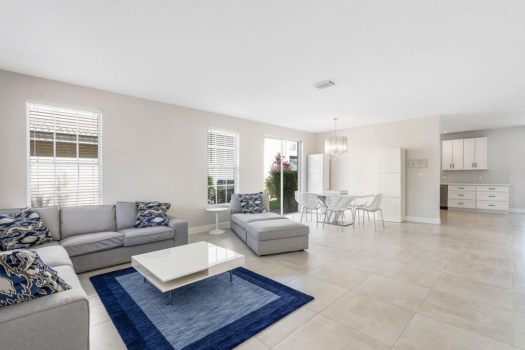 Active With Contract: $6,500 (4 beds, 3 baths, 2770 Square Feet)