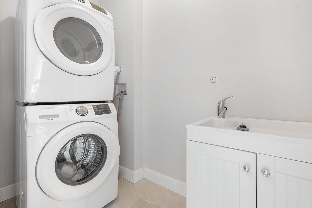 Active With Contract: $6,500 (4 beds, 3 baths, 2770 Square Feet)