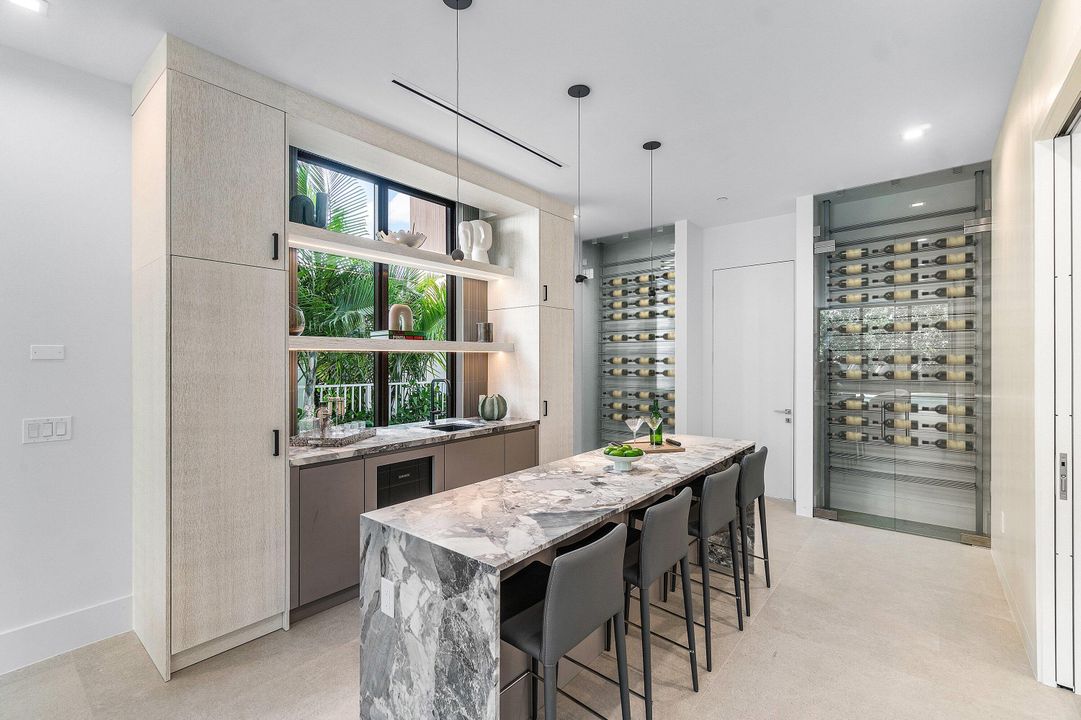 待售: $5,850,000 (5 贝兹, 5 浴室, 4942 平方英尺)