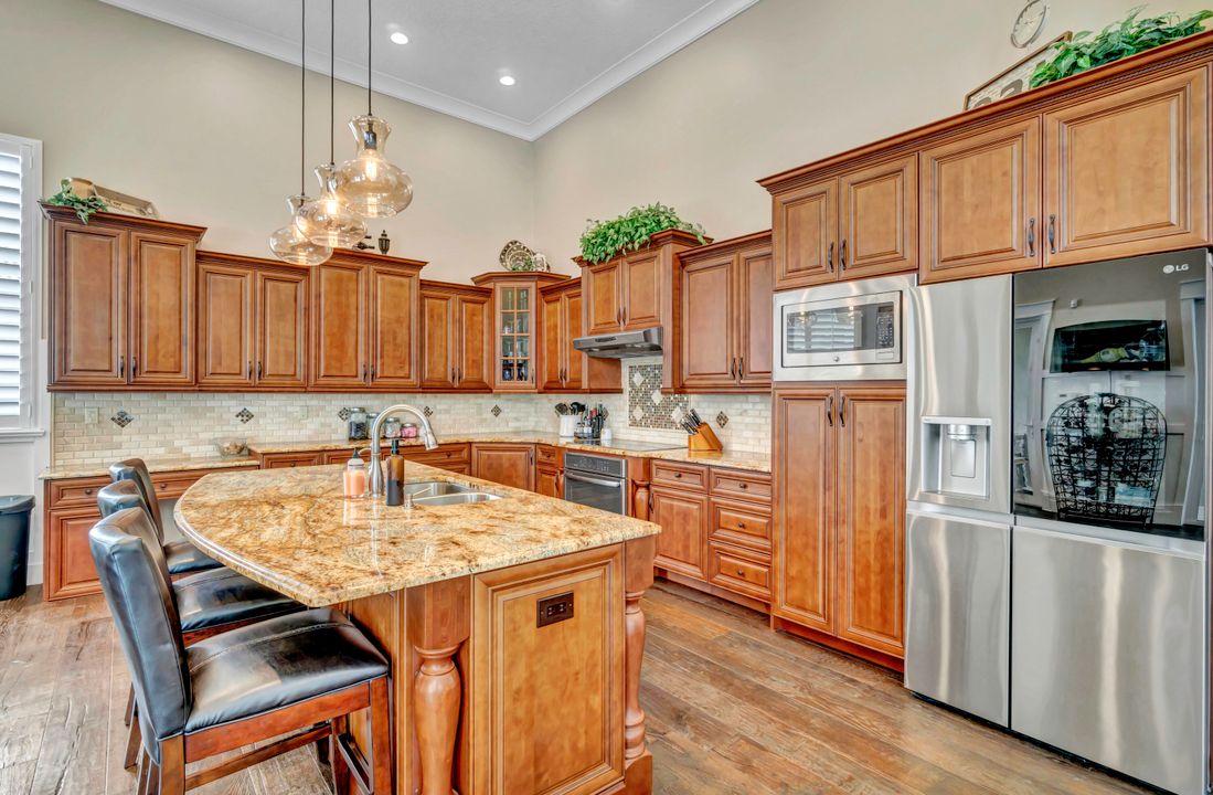 For Sale: $2,950,000 (4 beds, 5 baths, 3703 Square Feet)