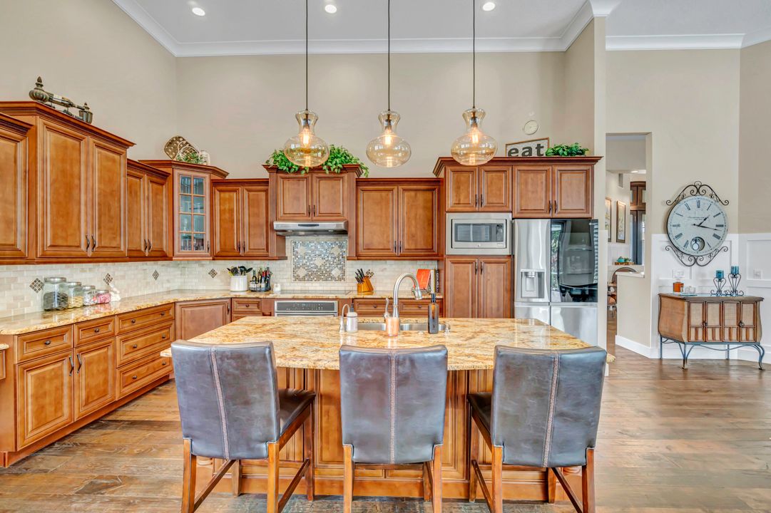 For Sale: $2,950,000 (4 beds, 5 baths, 3703 Square Feet)