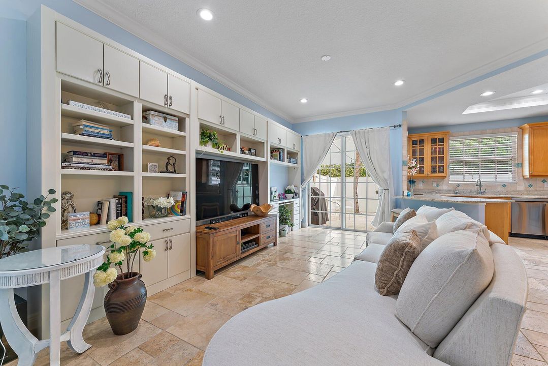 En Venta: $900,000 (3 camas, 2 baños, 1793 Pies cuadrados)