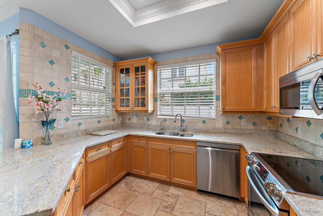 En Venta: $900,000 (3 camas, 2 baños, 1793 Pies cuadrados)