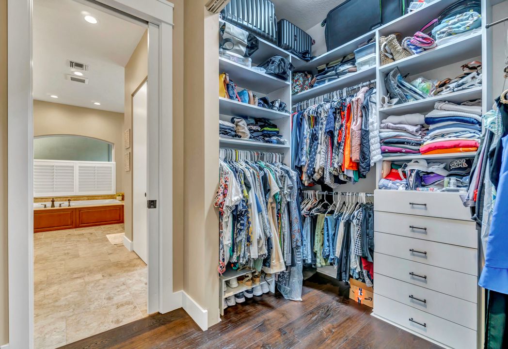 For Sale: $2,950,000 (4 beds, 5 baths, 3703 Square Feet)