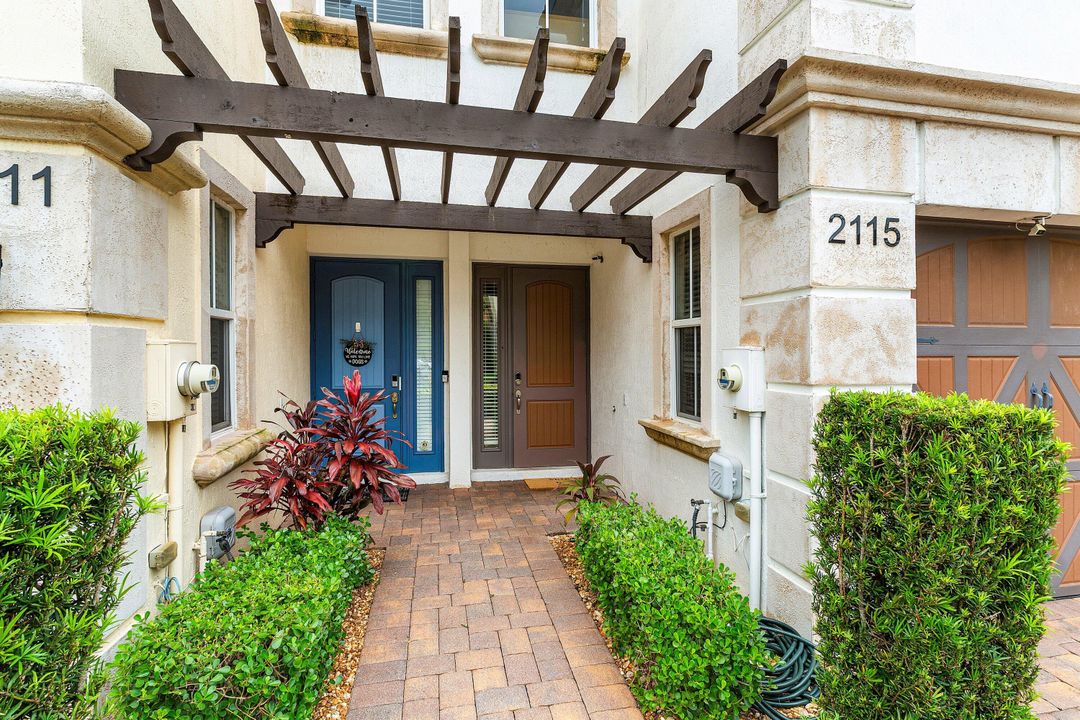 For Sale: $494,000 (3 beds, 2 baths, 2278 Square Feet)