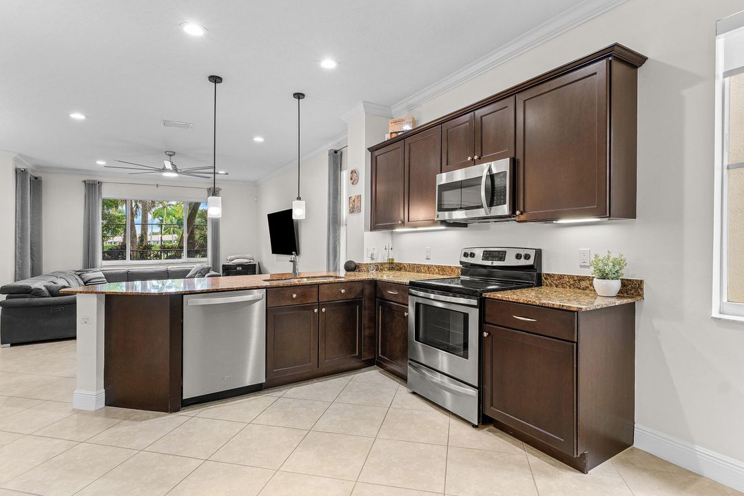 For Sale: $494,000 (3 beds, 2 baths, 2278 Square Feet)