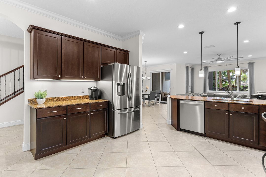 For Sale: $494,000 (3 beds, 2 baths, 2278 Square Feet)