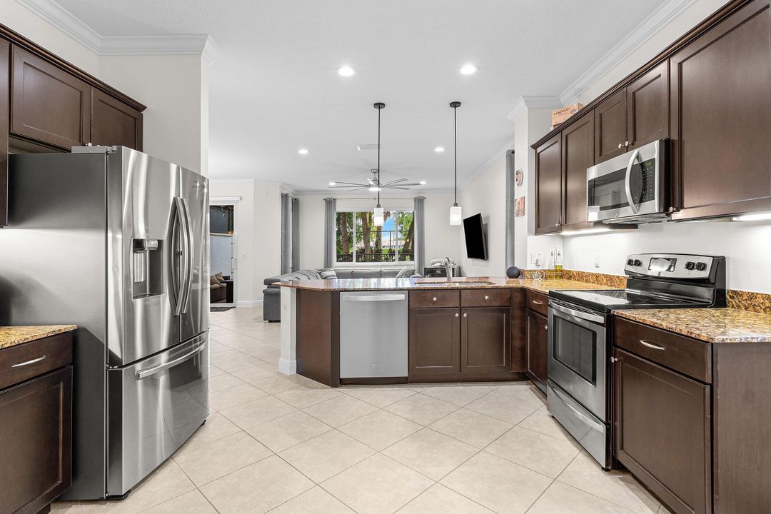 For Sale: $494,000 (3 beds, 2 baths, 2278 Square Feet)