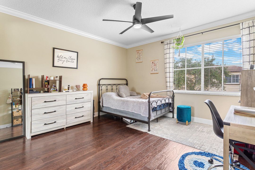 For Sale: $494,000 (3 beds, 2 baths, 2278 Square Feet)