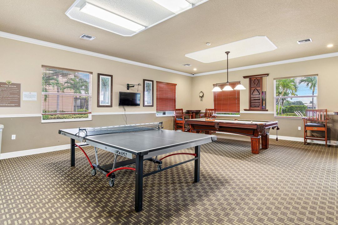 For Sale: $494,000 (3 beds, 2 baths, 2278 Square Feet)