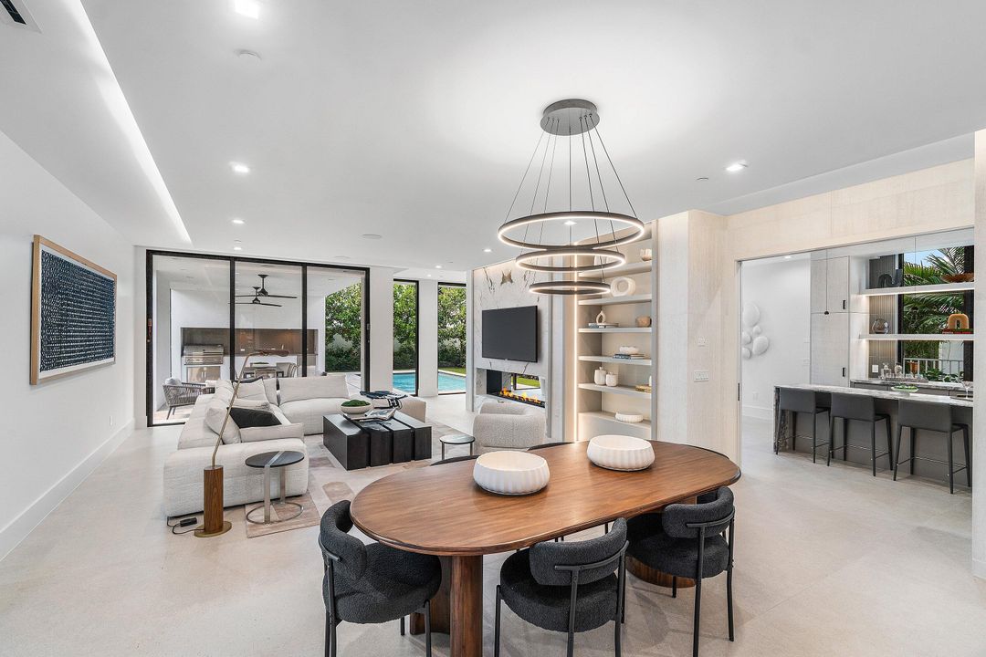 待售: $5,850,000 (5 贝兹, 5 浴室, 4942 平方英尺)