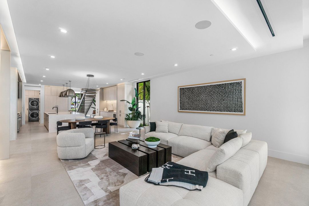 待售: $5,850,000 (5 贝兹, 5 浴室, 4942 平方英尺)