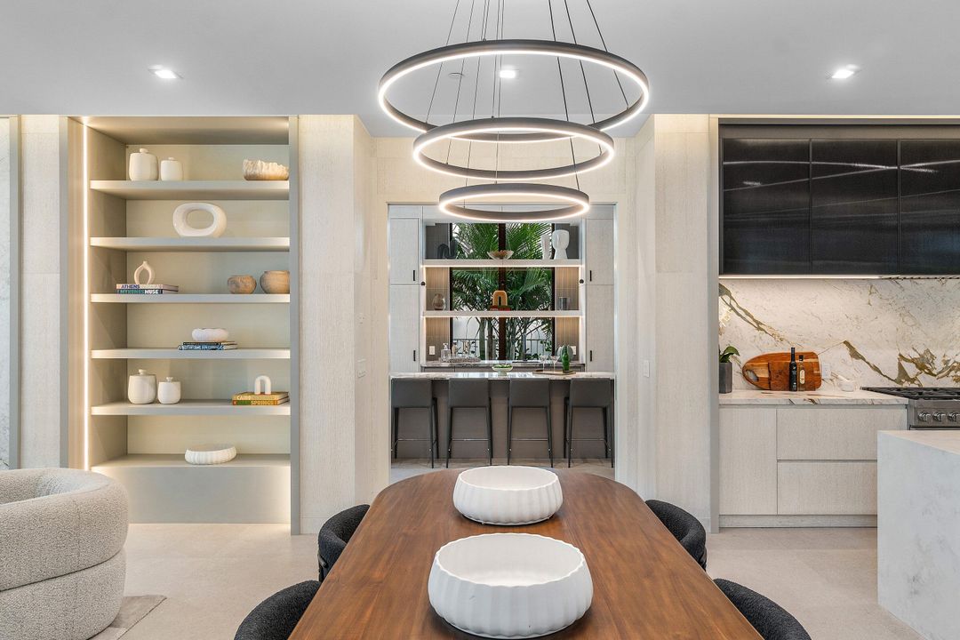 待售: $5,850,000 (5 贝兹, 5 浴室, 4942 平方英尺)