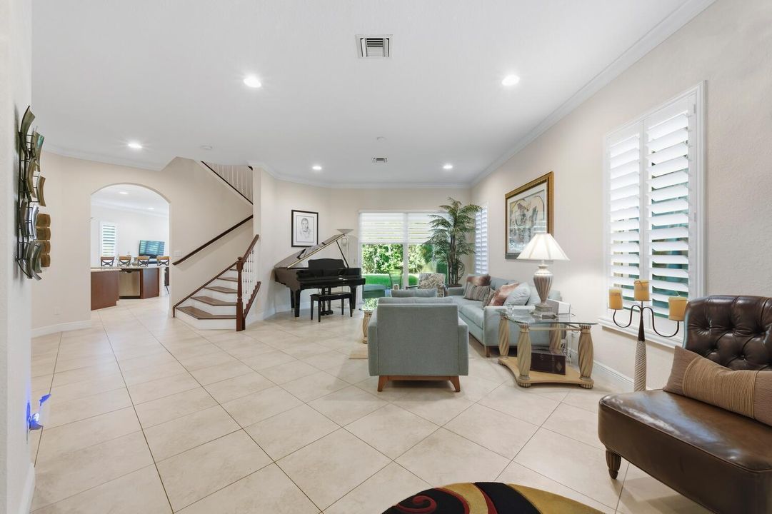 For Sale: $1,500,000 (5 beds, 4 baths, 4016 Square Feet)