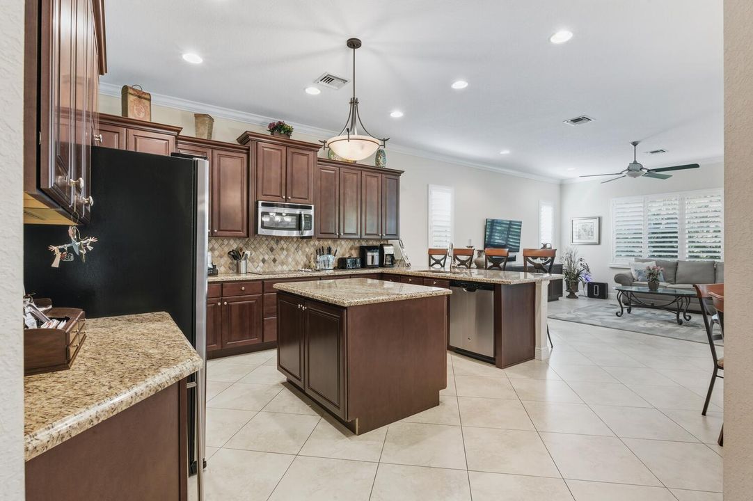 For Sale: $1,500,000 (5 beds, 4 baths, 4016 Square Feet)