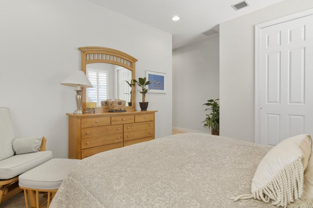 For Sale: $1,500,000 (5 beds, 4 baths, 4016 Square Feet)