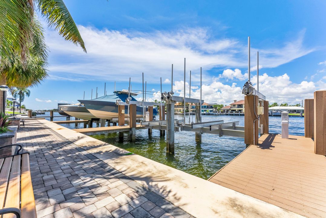 For Rent: $6,900 (2 beds, 2 baths, 1015 Square Feet)