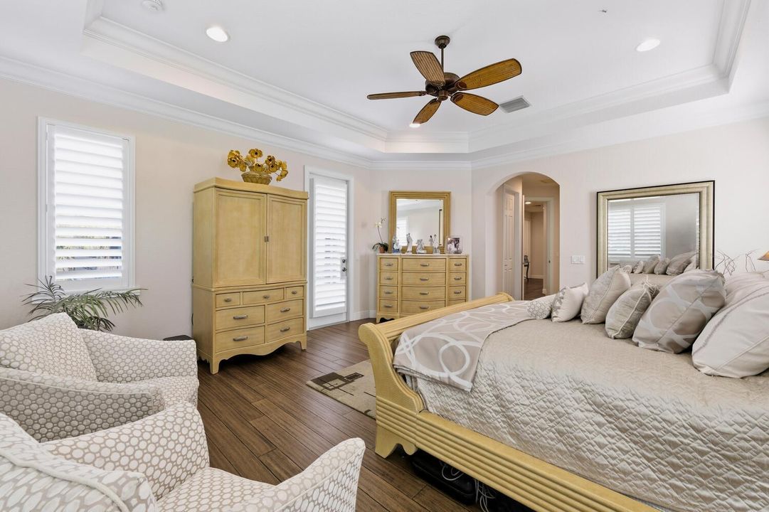 For Sale: $1,500,000 (5 beds, 4 baths, 4016 Square Feet)