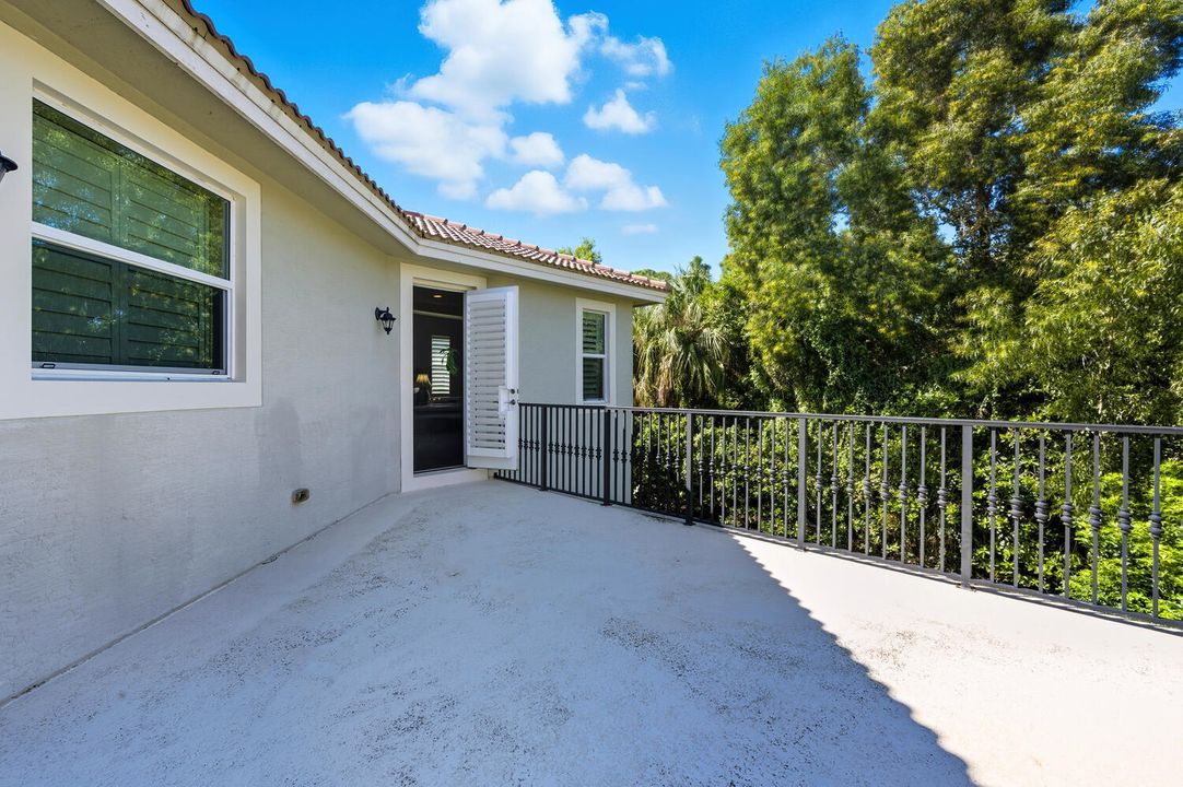 For Sale: $1,500,000 (5 beds, 4 baths, 4016 Square Feet)