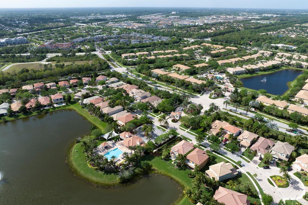 For Sale: $1,500,000 (5 beds, 4 baths, 4016 Square Feet)