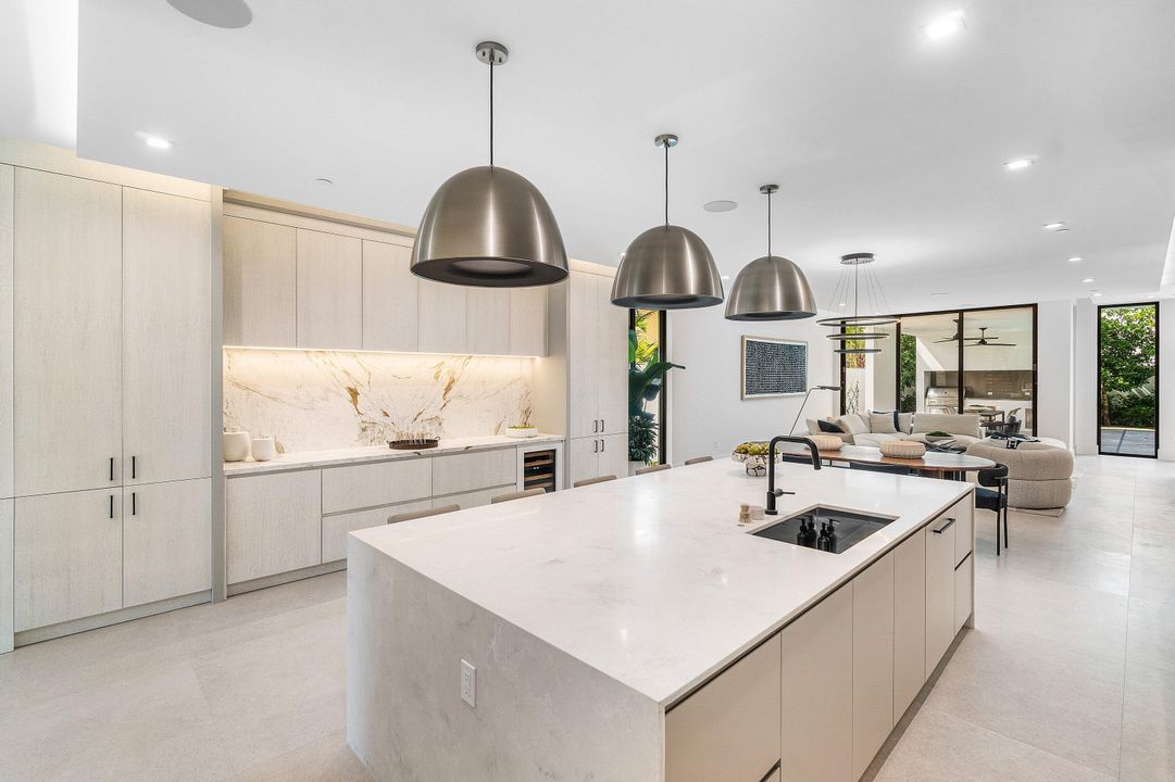 待售: $5,850,000 (5 贝兹, 5 浴室, 4942 平方英尺)