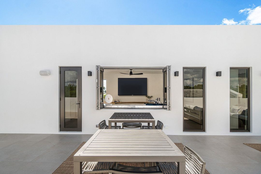 待售: $5,850,000 (5 贝兹, 5 浴室, 4942 平方英尺)