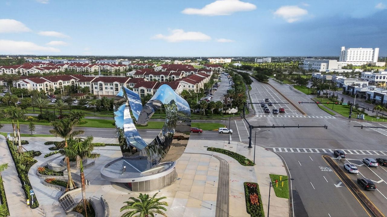 For Sale: $345,000 (2 beds, 2 baths, 1742 Square Feet)