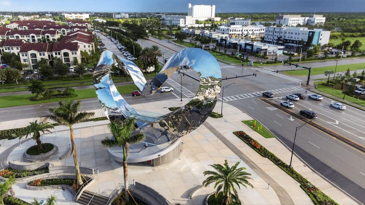 For Sale: $345,000 (2 beds, 2 baths, 1742 Square Feet)