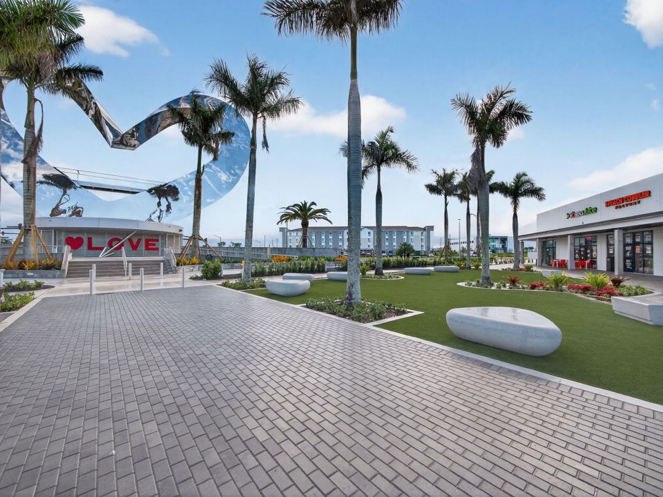 For Sale: $345,000 (2 beds, 2 baths, 1742 Square Feet)