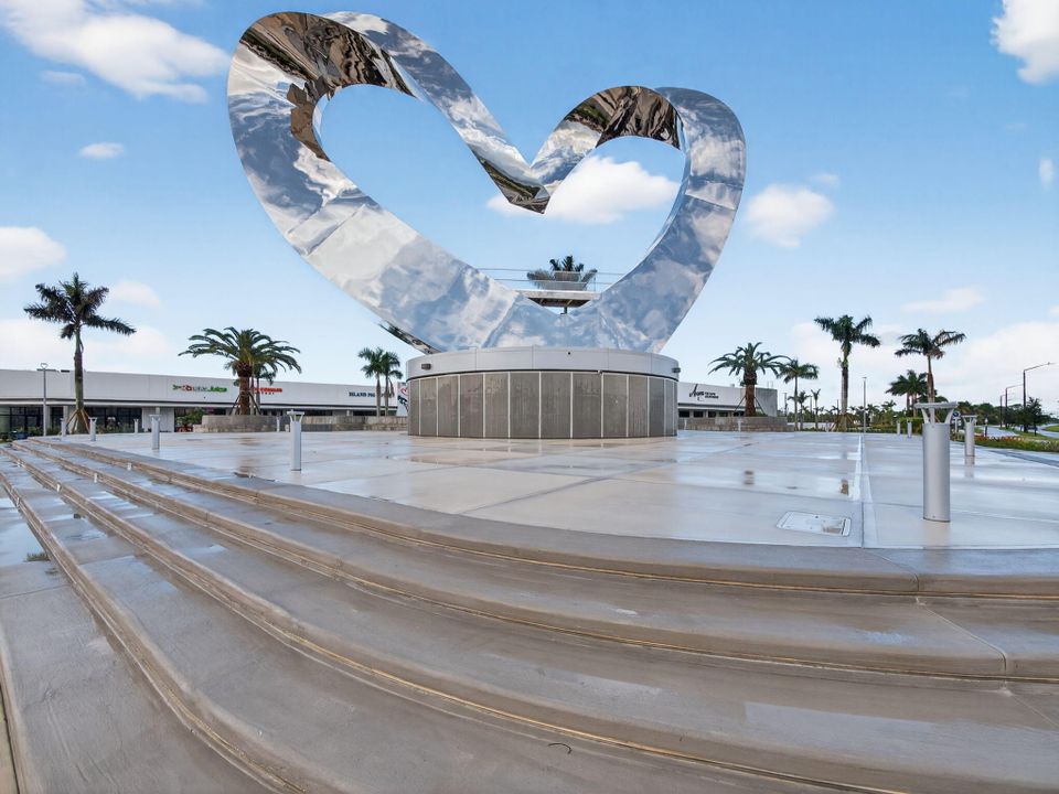 For Sale: $345,000 (2 beds, 2 baths, 1742 Square Feet)