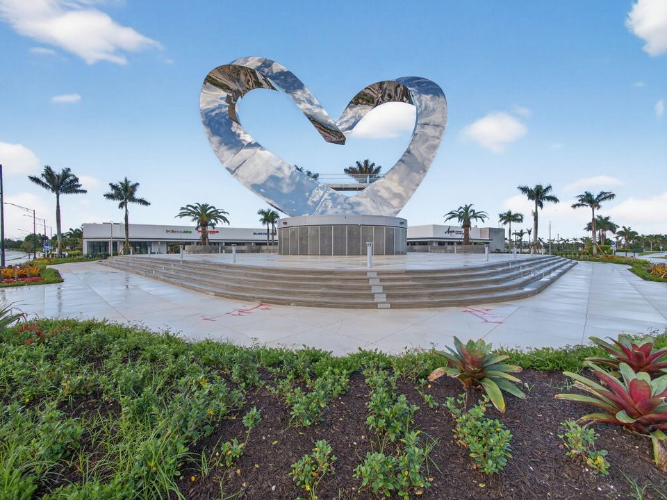 For Sale: $345,000 (2 beds, 2 baths, 1742 Square Feet)