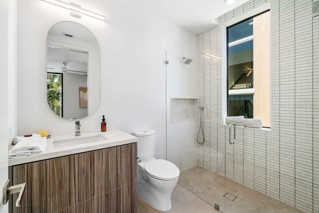 待售: $5,850,000 (5 贝兹, 5 浴室, 4942 平方英尺)