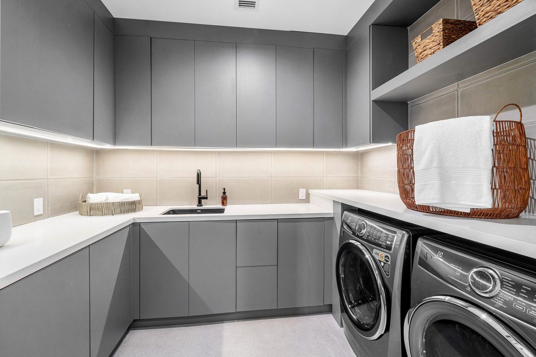 待售: $5,850,000 (5 贝兹, 5 浴室, 4942 平方英尺)