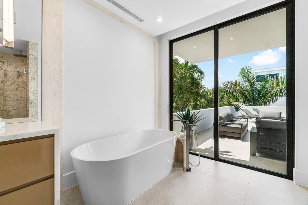 待售: $5,850,000 (5 贝兹, 5 浴室, 4942 平方英尺)