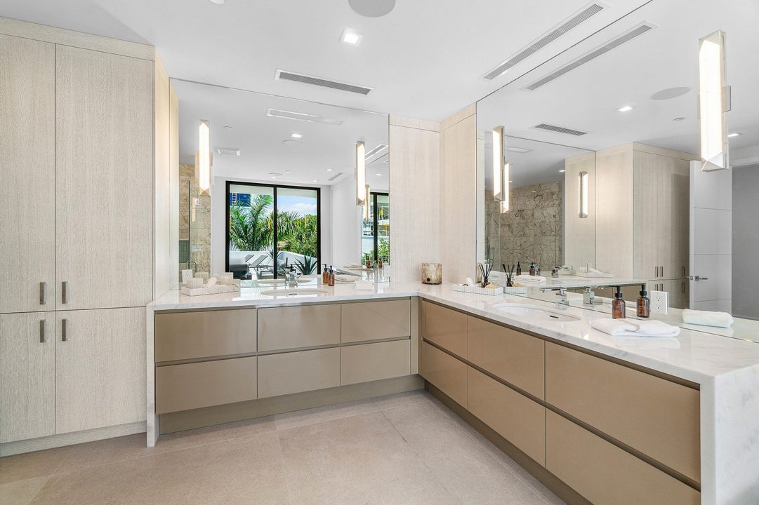 待售: $5,850,000 (5 贝兹, 5 浴室, 4942 平方英尺)