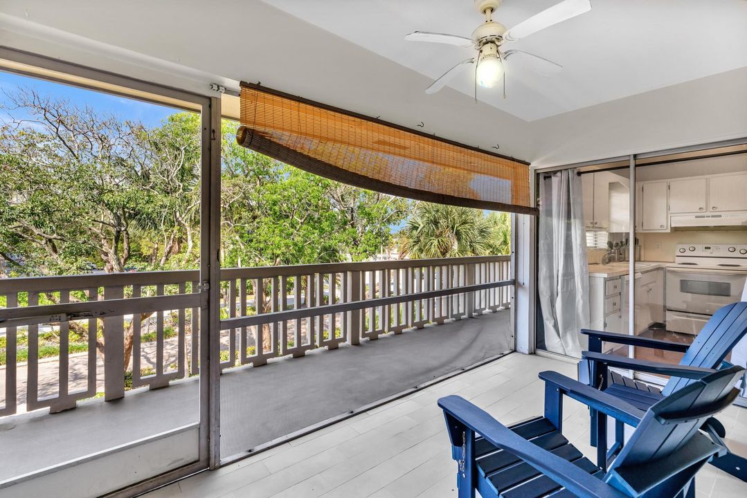 На продажу: $249,900 (2 спален, 1 ванн, 941 Квадратных фут)