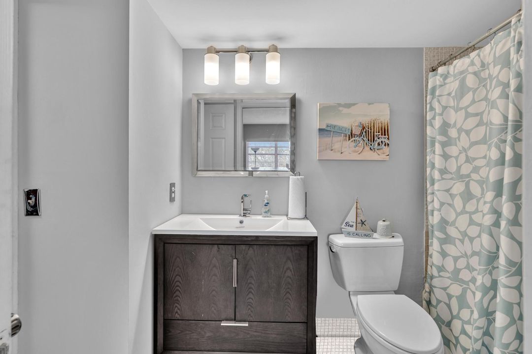 На продажу: $249,900 (2 спален, 1 ванн, 941 Квадратных фут)