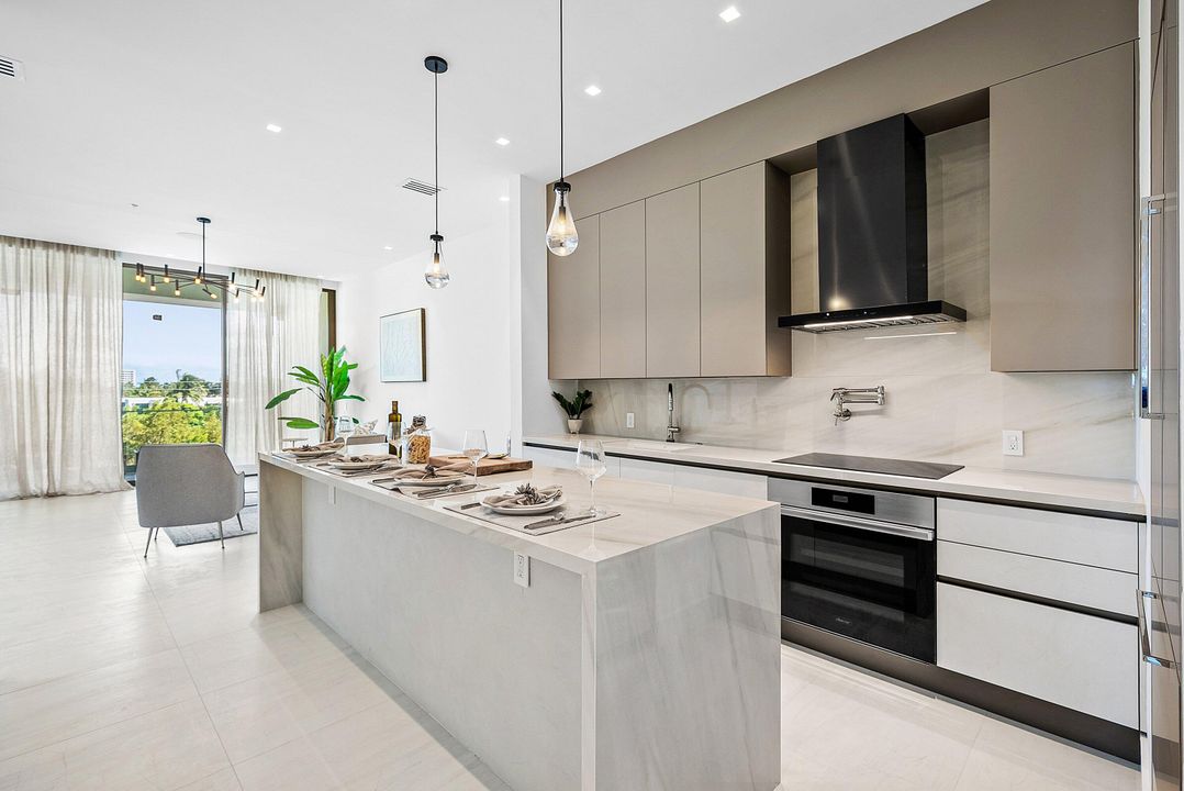 For Sale: $1,450,000 (2 beds, 2 baths, 1393 Square Feet)