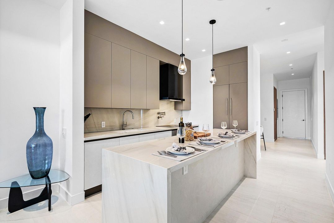 For Sale: $1,450,000 (2 beds, 2 baths, 1393 Square Feet)