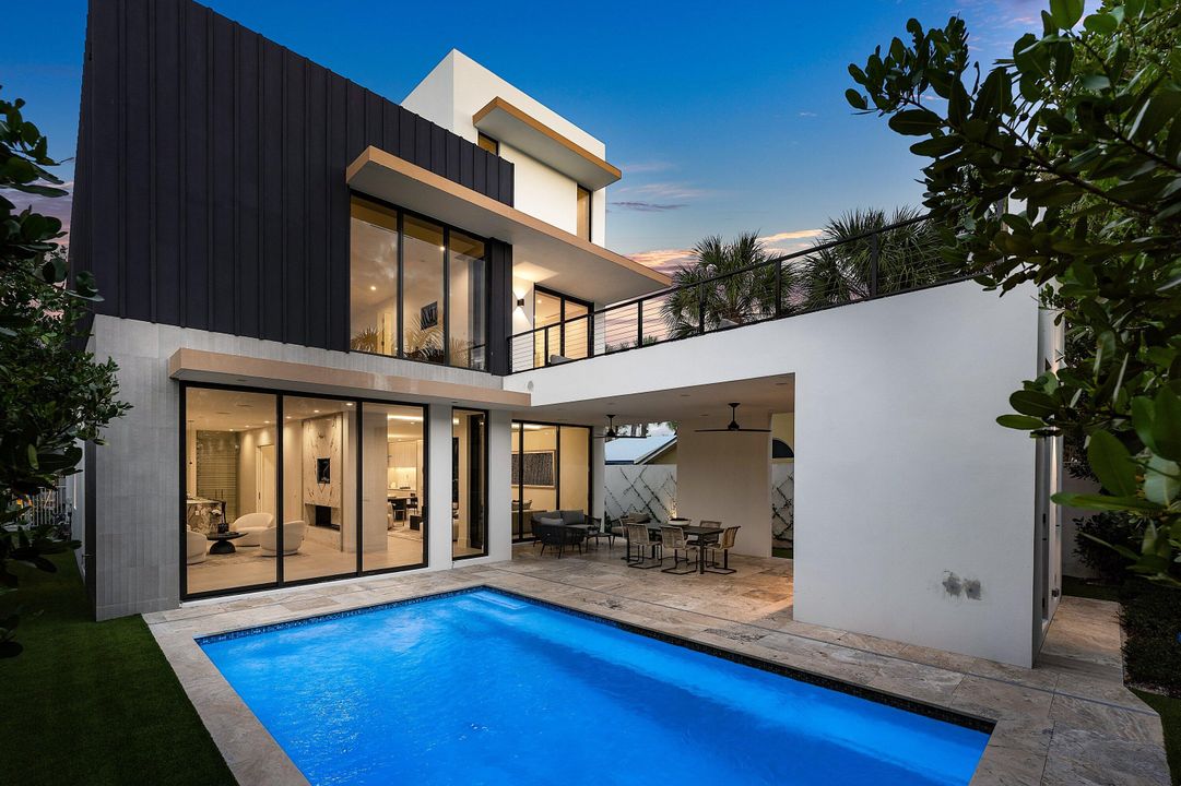 待售: $5,850,000 (5 贝兹, 5 浴室, 4942 平方英尺)