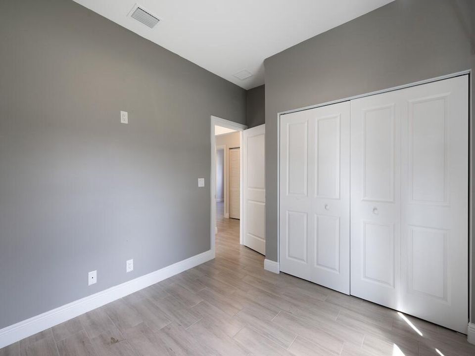 For Sale: $325,000 (3 beds, 2 baths, 1380 Square Feet)