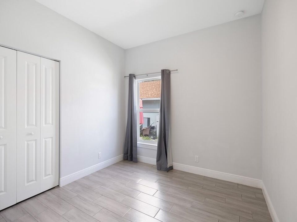 For Sale: $325,000 (3 beds, 2 baths, 1380 Square Feet)