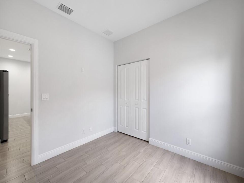 For Sale: $325,000 (3 beds, 2 baths, 1380 Square Feet)