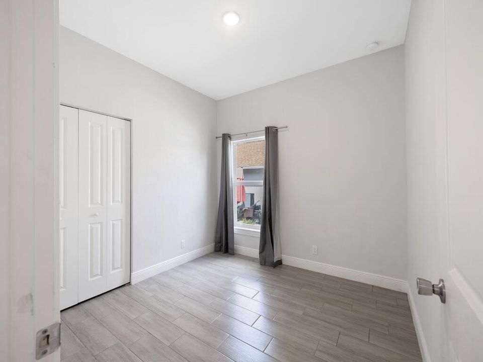 For Sale: $325,000 (3 beds, 2 baths, 1380 Square Feet)