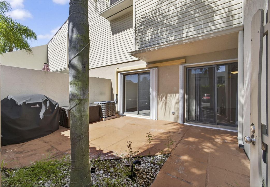 En Venta: $236,500 (2 camas, 2 baños, 770 Pies cuadrados)