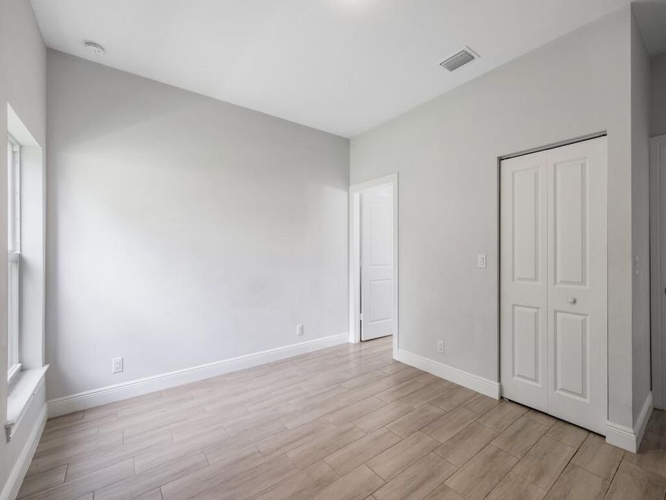 For Sale: $325,000 (3 beds, 2 baths, 1380 Square Feet)