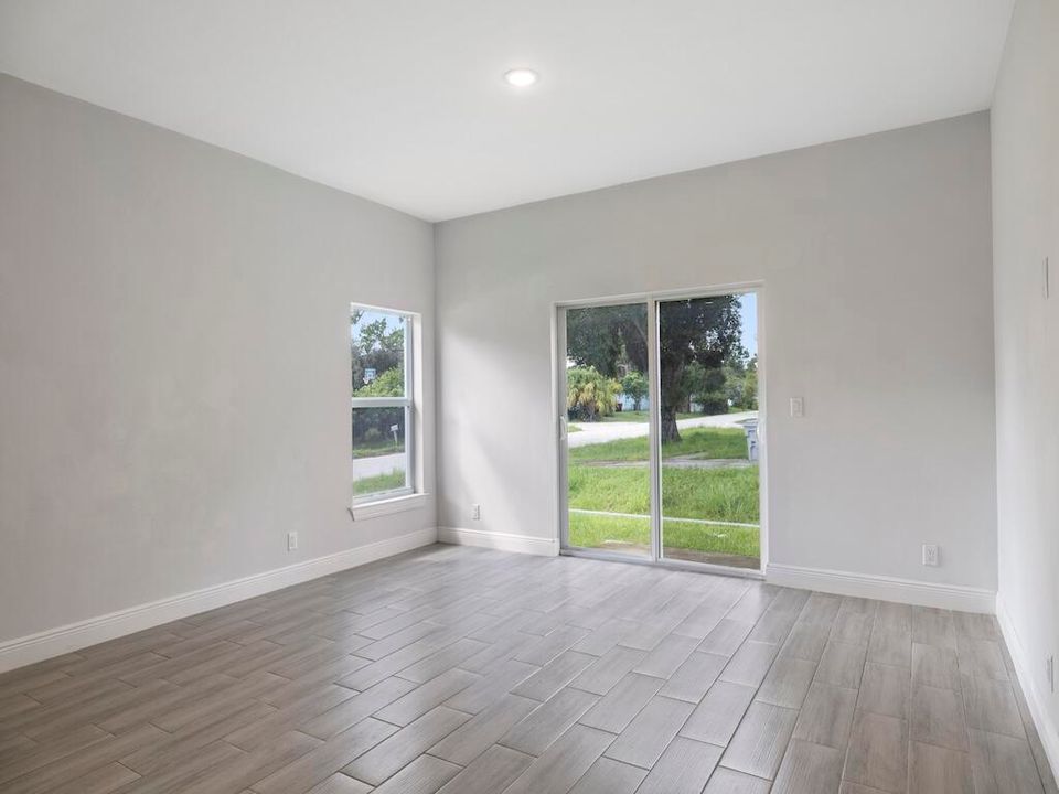 For Sale: $325,000 (3 beds, 2 baths, 1380 Square Feet)